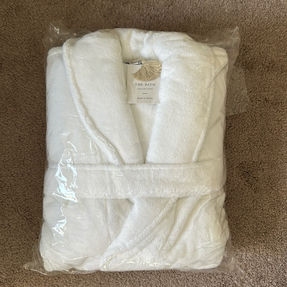 NEW Serena & Lily Sonoma Bathrobe Small White